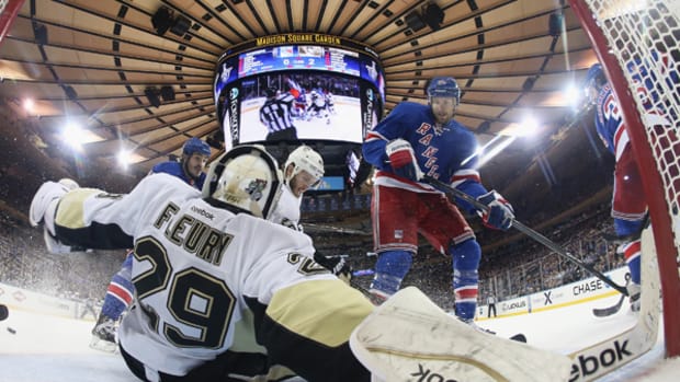 Marc-Andre Fleury Posts Back-to-Back Shutouts on Consecutive Days